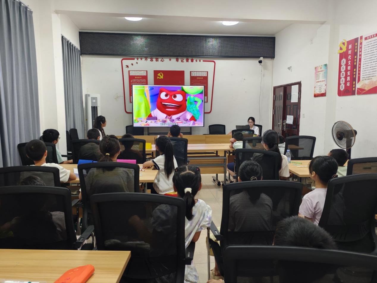 ͯ�Ļ�����ůʢ�ġ���������⾭óѧԺ�����뽡��ѧԺ������ͬ�У�����ͯ�ġ������ذ������Ϊ���ض�ͯ��չ���������������