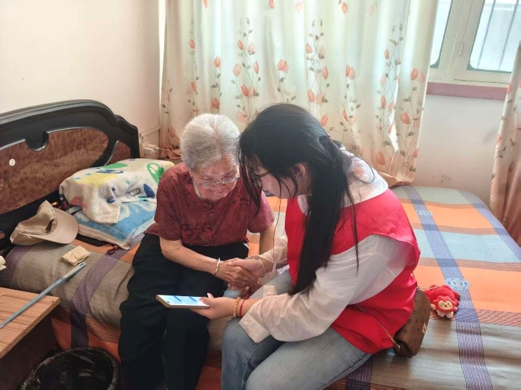 ���Ǵ����� �ഺůϦ����������װ����ѧԺ����ѧ�Ӹ��ѳǳ¼Ҵ忪չ�����羴����ũʵ��