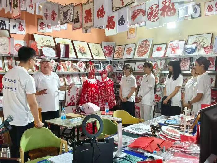 ө���紫�������ഺ�����س��ġ���ɽ����Ϣְҵ����ѧԺ��ө����桱���ʵ���Ÿ�Ϋ����չ�������������ʵ���