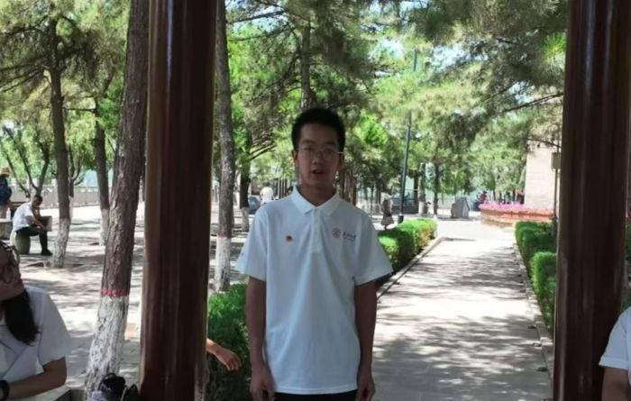 队员刘坤踊跃分享,探讨红色文化传承与青年担当+丁华琪摄