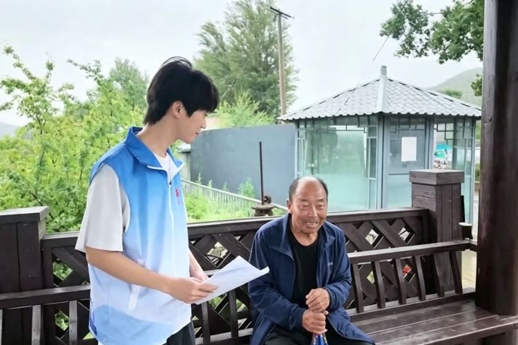 ���ָ�����壬�ഺ������ɫ��ͬ�����ѧ�Ӹ����߿�չ�������硱���ʵ��