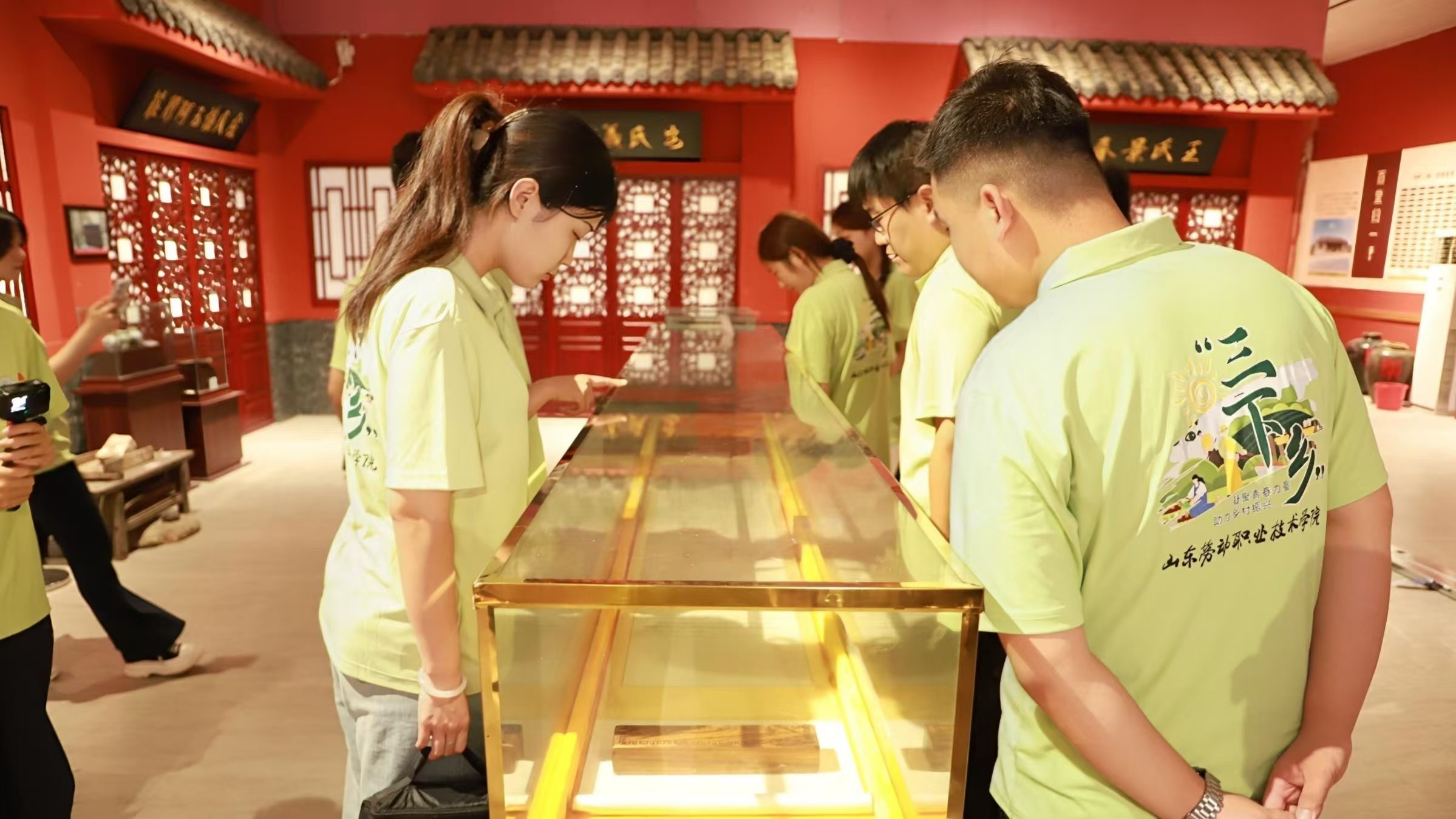 走进福牌阿胶工业旅游区