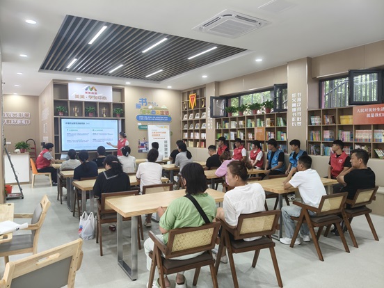 图5:社区集中宣讲学生资助政策