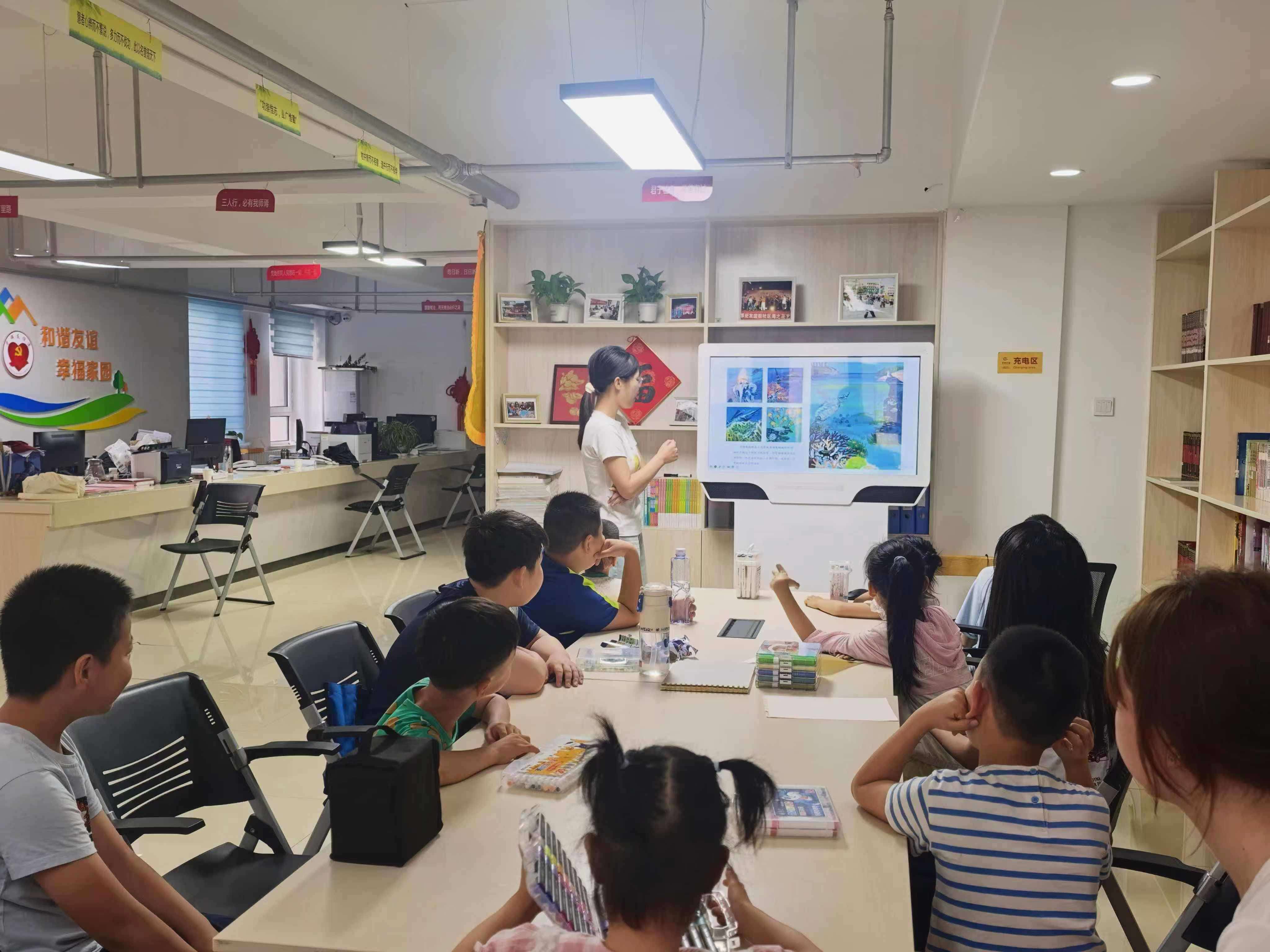 图1为实践队开展海洋生态绘本公益课堂现场。烟台大学“青禾赴乡”实践队供