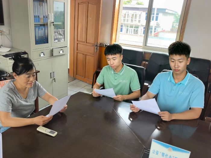 ������ɫѪ��������������񡪡��ɹ���ѧ�Ӹ�������忪չ�������ɫ������־Ը����ʵ��