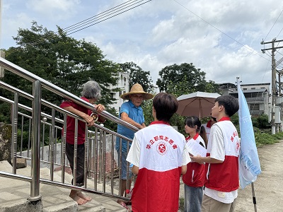 ���߽���ů���ģ���ѧ������δ���������ݻ����Ƽ�ְҵѧԺ��������ʵ���Ӹ��廪��뿪չ�����������������л