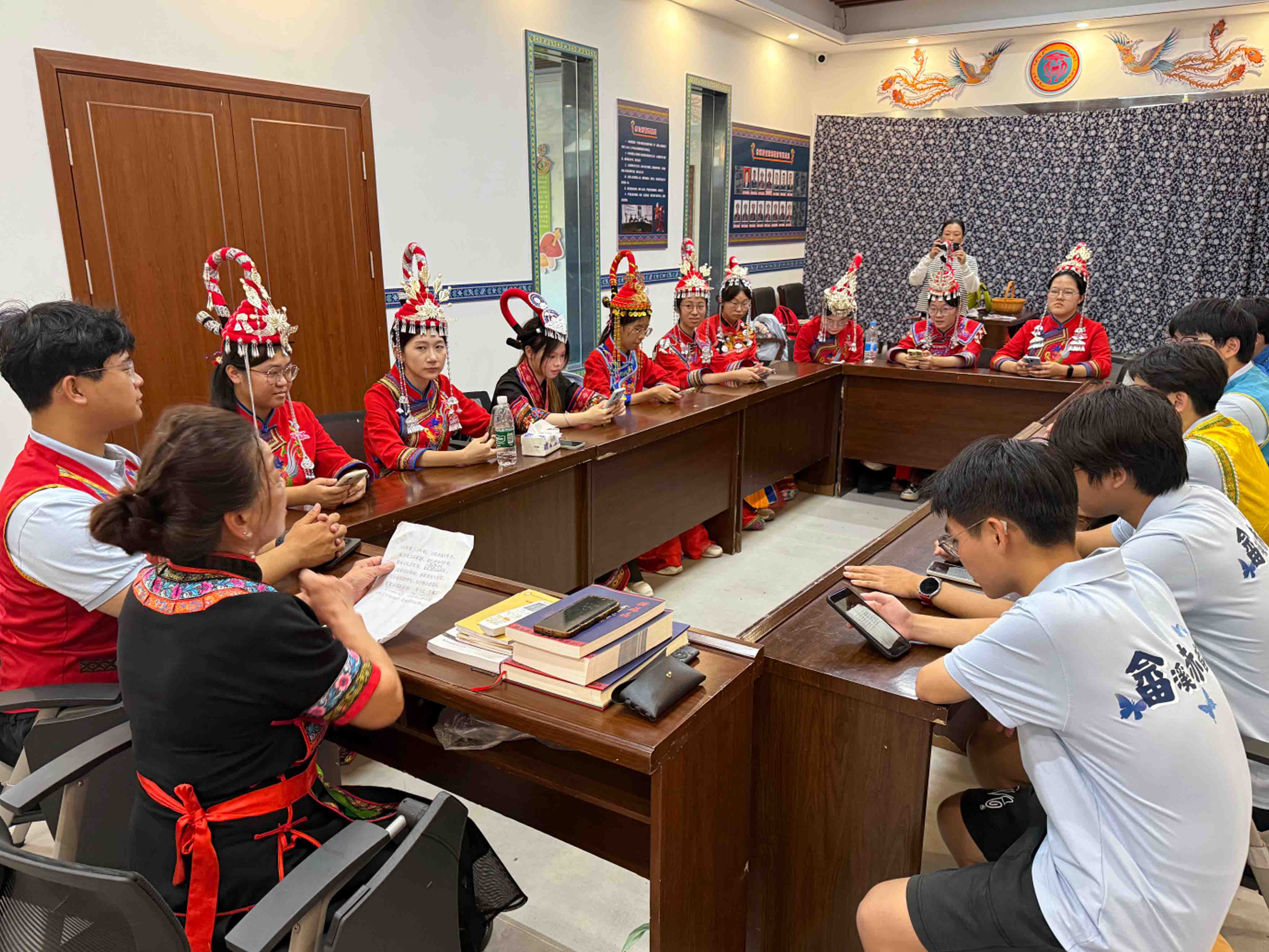 ͬ�Ĺ����л��� �ഺ���а����С���������ѧ���Ϫ���ϡ������¸�������ʵ���������л����干ͬ����ʶʵ����ʵ