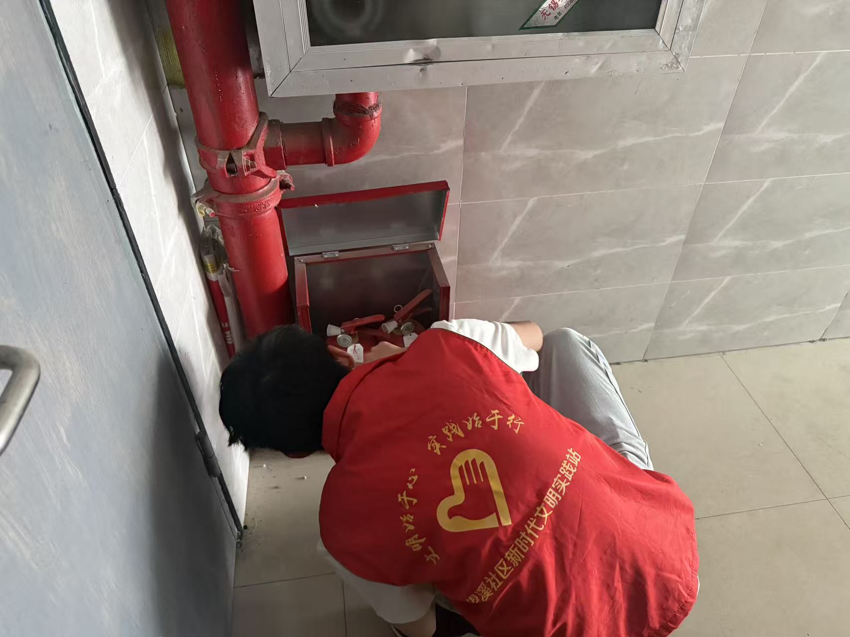 �ഺ����ʳ��ʹ�� ʯ��ѧ��ʵ���ػ�Ⱥ�����ͽ���