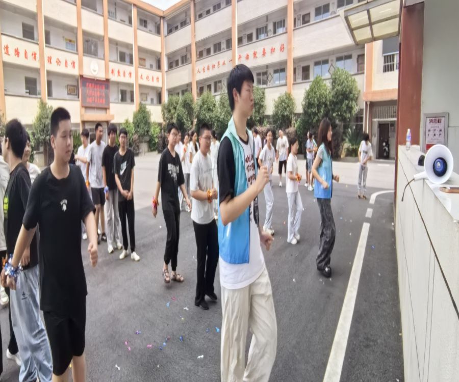 �ɶ��ഺ���ֶ࣬�߲ʿ���Ȥ�˶�