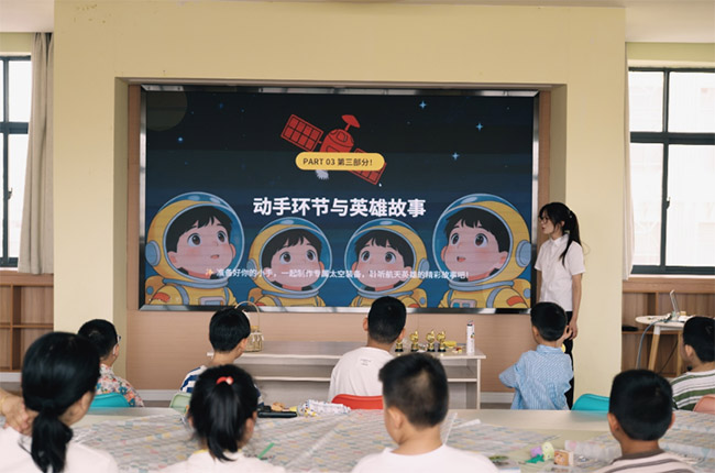 ���Ƹ�ְҵ����ѧԺ�����봫ýѧԺ����;��н��ʵ���Ÿ����ٶ�ͼ��ݿ�չ���к������һ�ǡ��������������