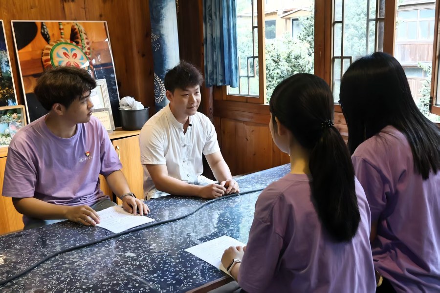 团队成员访谈非遗传承人陆港春
