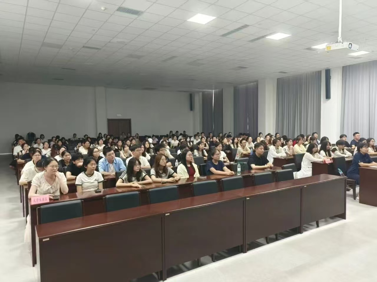 �������̵�ʹ�� ����ʵ�ɼ��ഺ ���ĳǴ�ѧ�����ʡ��ڡ����롱������߽�������2026����ٴ�ѧ���������硱���ʵ���������ʽ