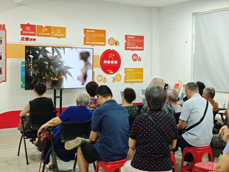 ��ͨ��ѧ �������� ��ɫ�Ļ�����ʵ���Ž���������������΢���磬��ָ̽���ϵ���ɫ����