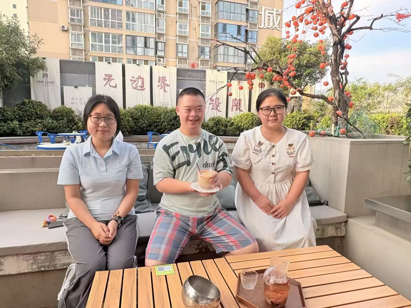 ���߷ò�ʵ�飬���ഺů΢�������ҽҩѧԺ������ů־Ը����ӿ�չ����Ⱥ�幫���߷�