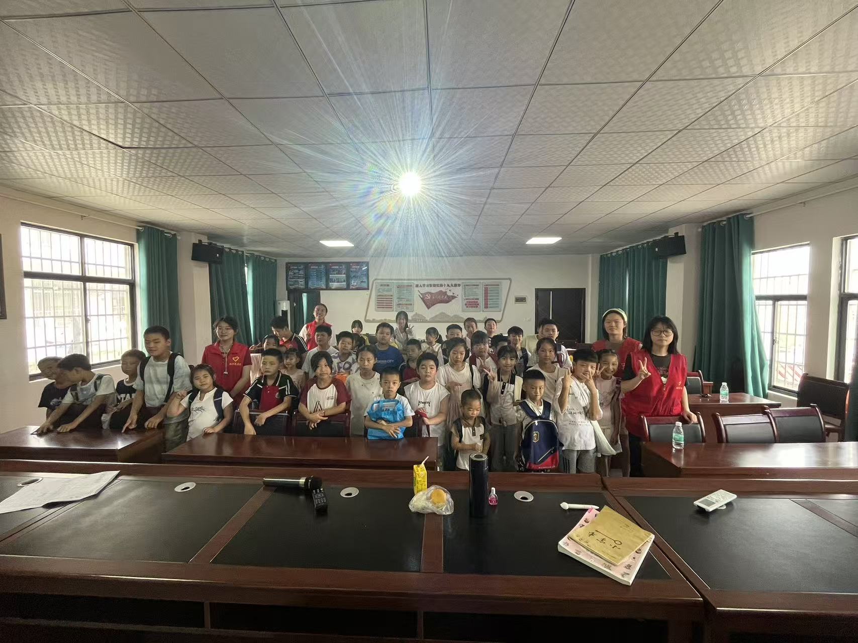 �ǻ���������ůƽ������������ѧ����ѧԺѧ�Ӹ�����ƽ����չ�������ʵ��
