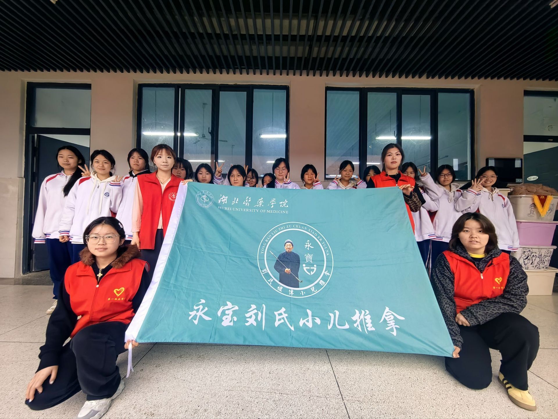 �ְ��ִ��ڡ���ɫ�Ʒ��� ���� ʡ�����š���������С�����á��߽�ʮ��ְУ����