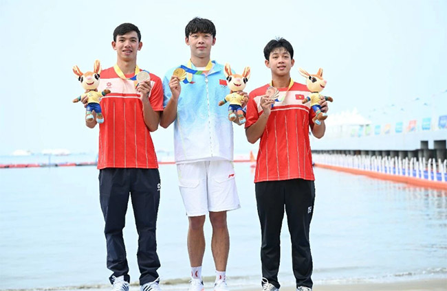 ����ʦ����ѧѧ���ڵ���������ɳ̲�˶���ժ��